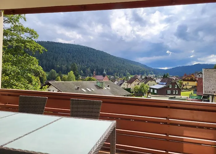 Schwarzwaldsuite Mit Panorama Waldblick *