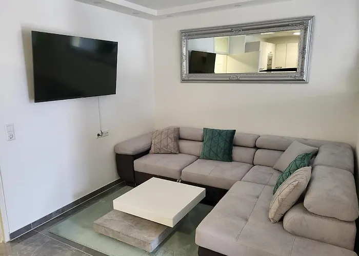 Schwarzwaldsuite Mit Panorama Waldblick Apartment *